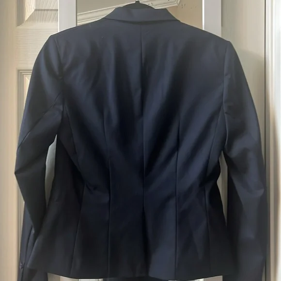 H&M. Worn once. Perfect condition. Classic Navy Women's Blazer - Picture 4 of 5